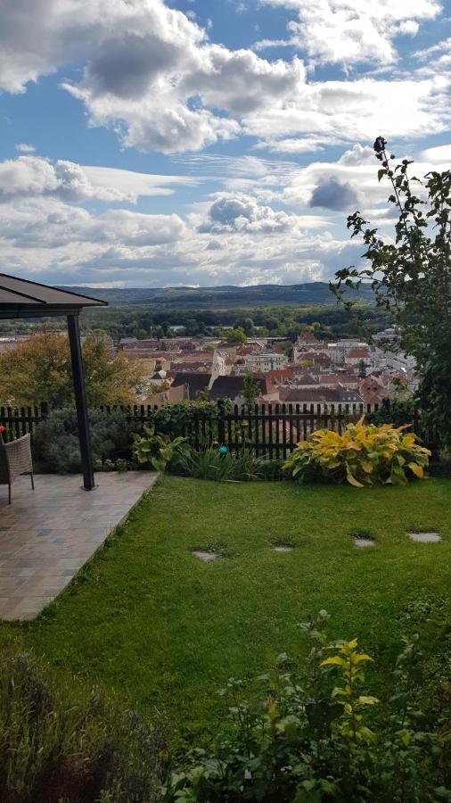 Blick Ueber Krems Mit Gartenpavillon ภายนอก รูปภาพ